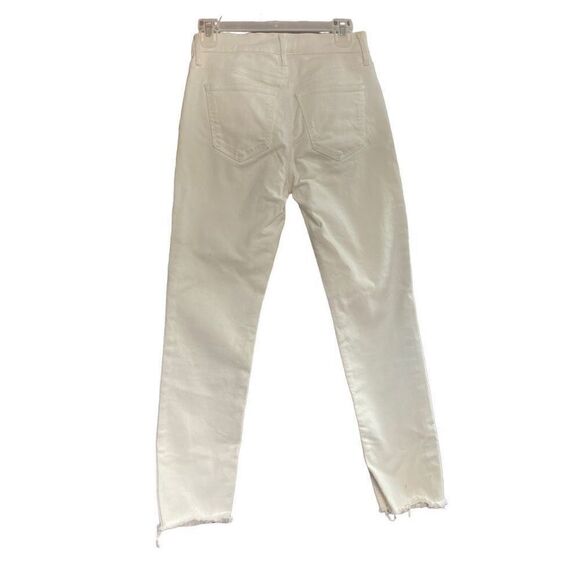 OLD NAVY Women’s Jeans Straight White Raw Edge Hem Size 2 Inseam 26”Mid Rise - Picture 2 of 8